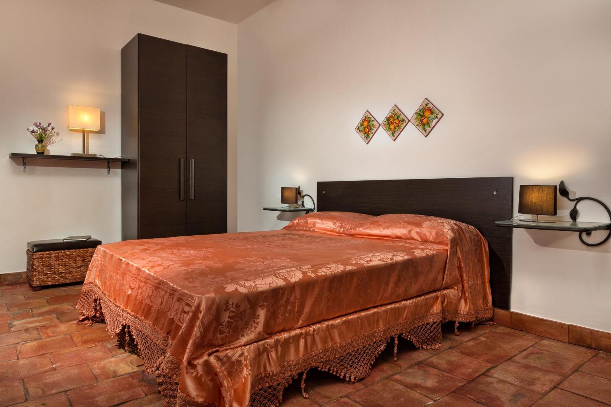 Nake Residenza Artistica Villa SantʼAlfio Dış mekan fotoğraf