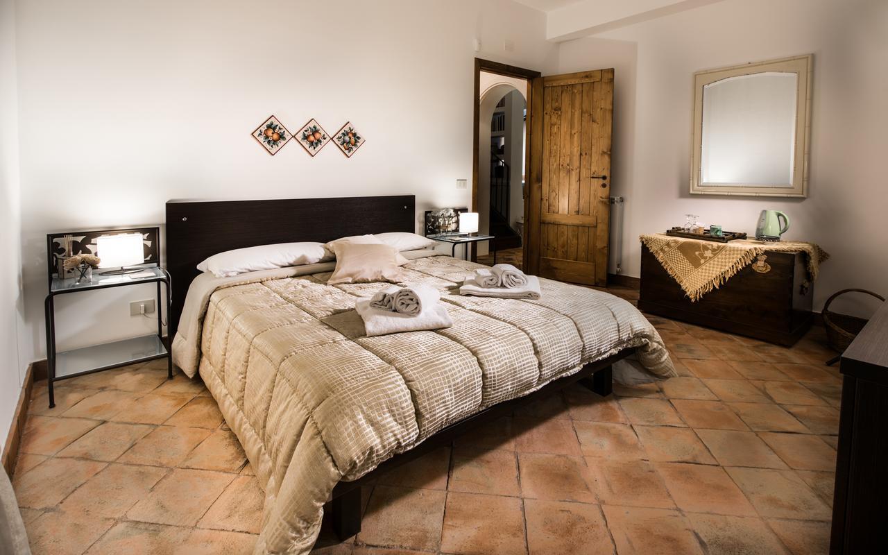 Nake Residenza Artistica Villa SantʼAlfio Dış mekan fotoğraf