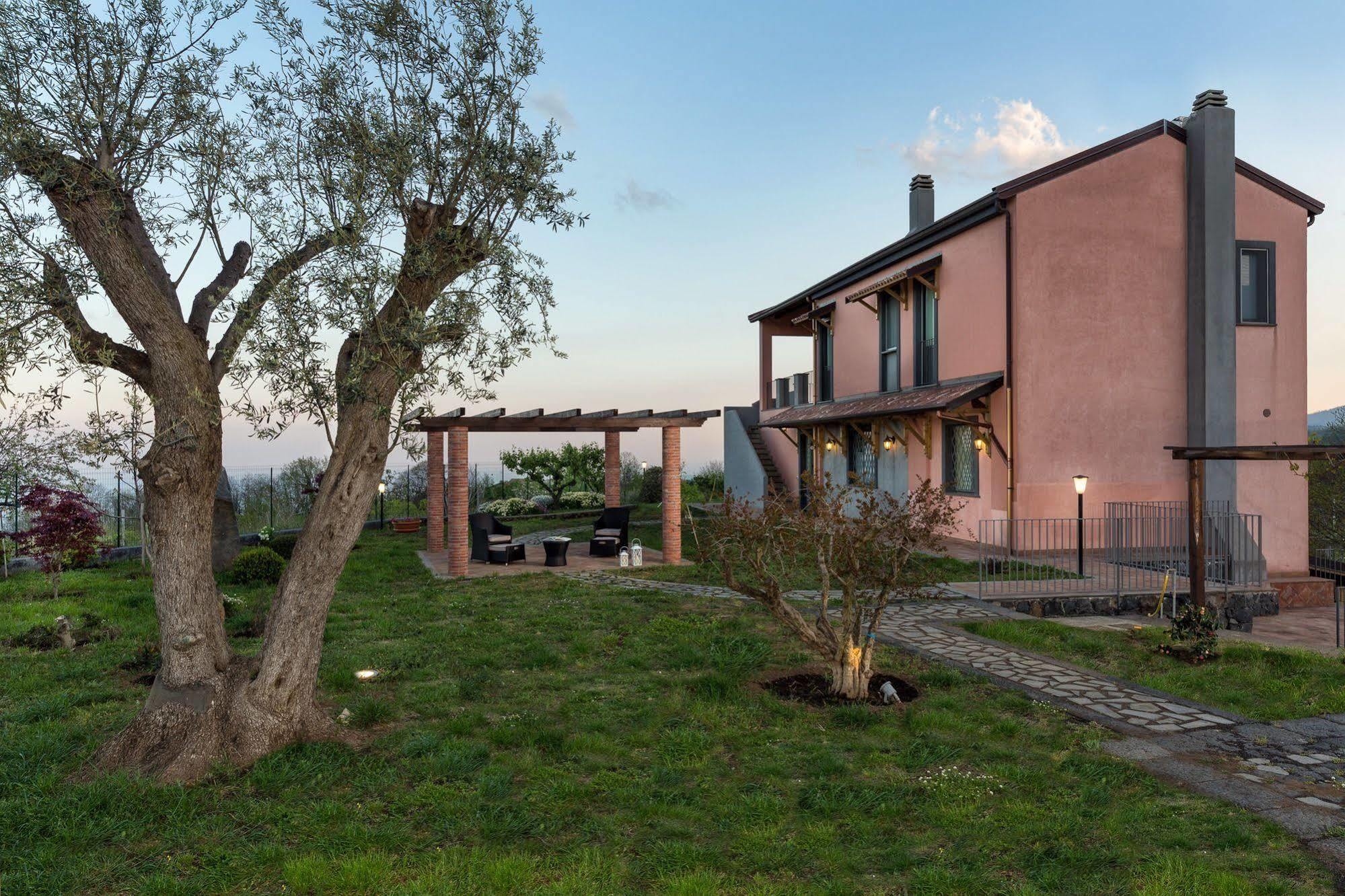 Nake Residenza Artistica Villa SantʼAlfio Dış mekan fotoğraf